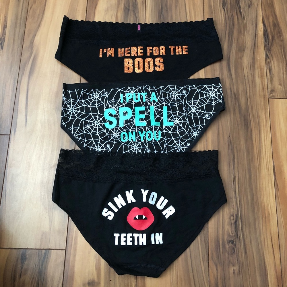Victoria’s Secret PINK Halloween panty set